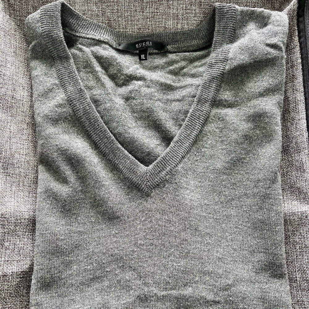 GUCCI 100% Wool Grey V-Neck Sweater w Signature Stripes - Made in Italy - Picture 9 of 9